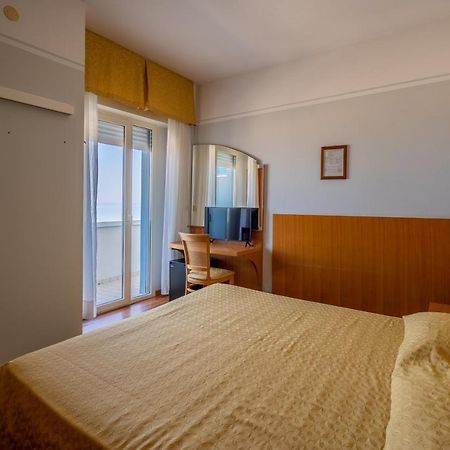 Hotel Astor Rimini Luaran gambar