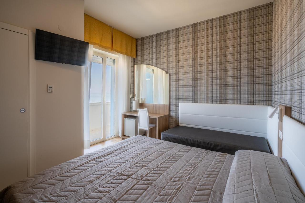 Hotel Astor Rimini Luaran gambar