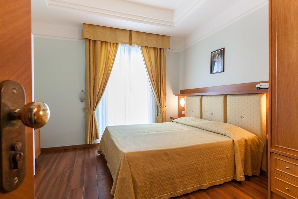 Hotel Astor Rimini Luaran gambar