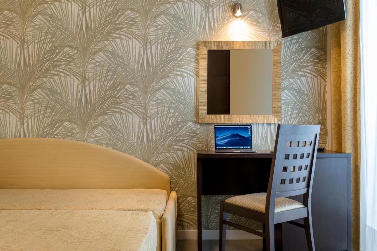 Hotel Astor Rimini Luaran gambar