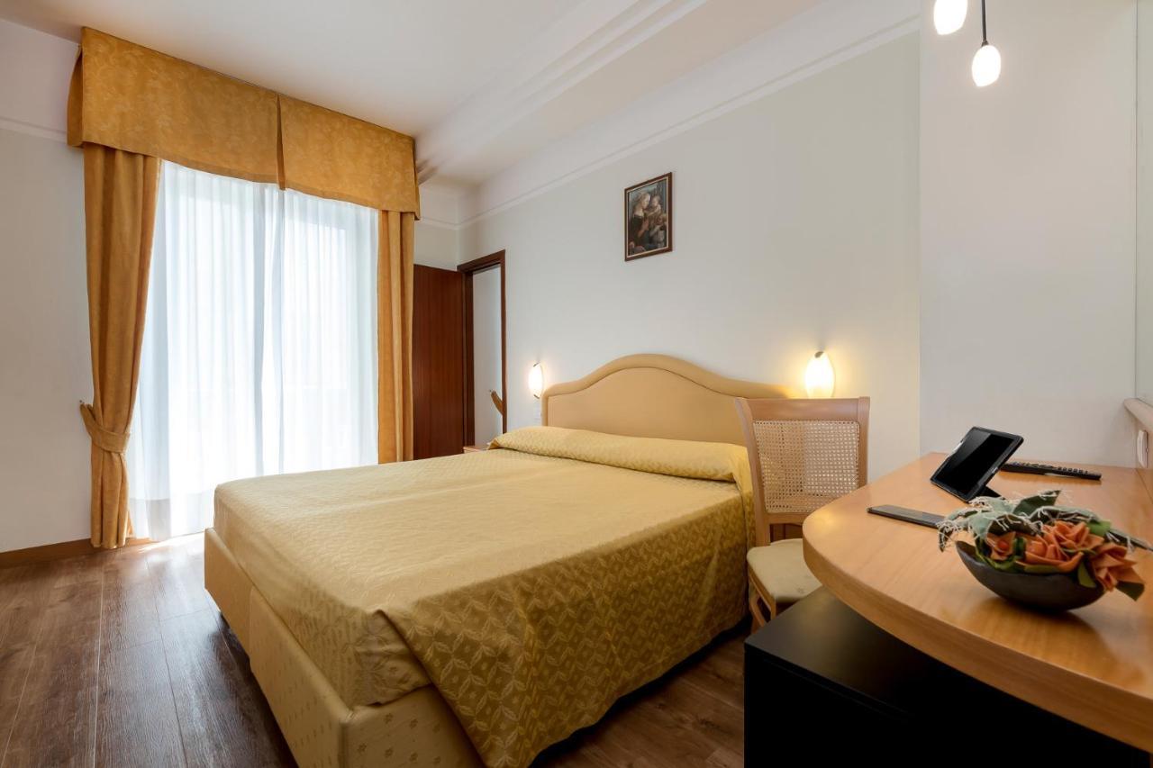 Hotel Astor Rimini Luaran gambar