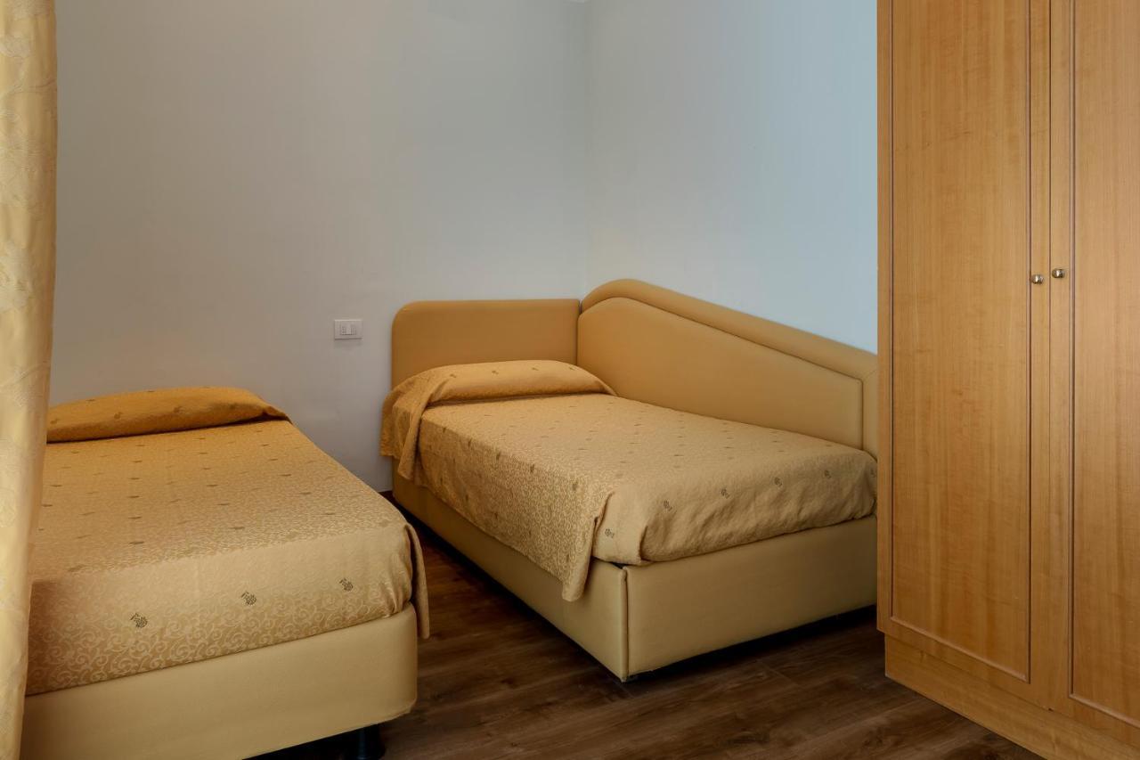 Hotel Astor Rimini Luaran gambar