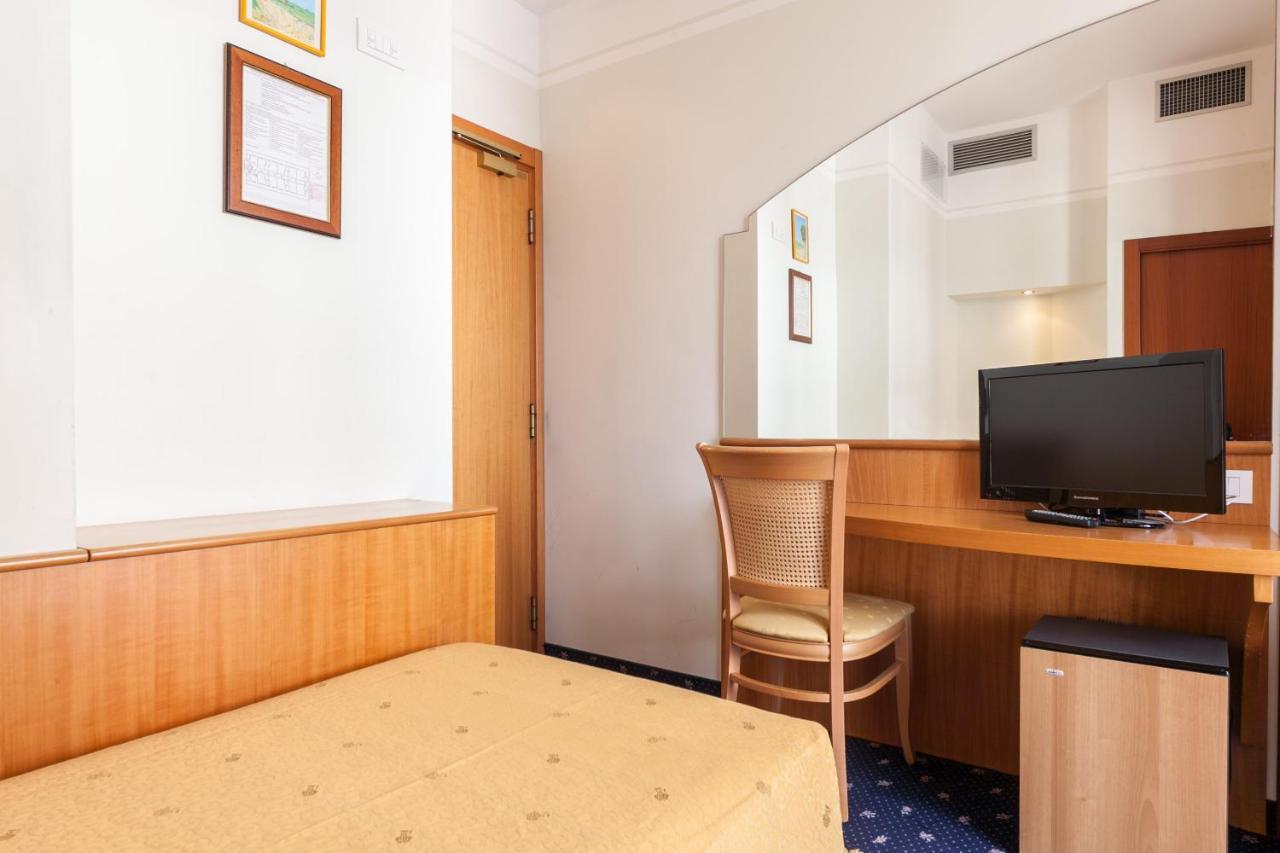 Hotel Astor Rimini Luaran gambar